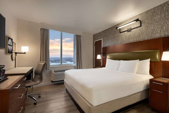 Room 15 of 34